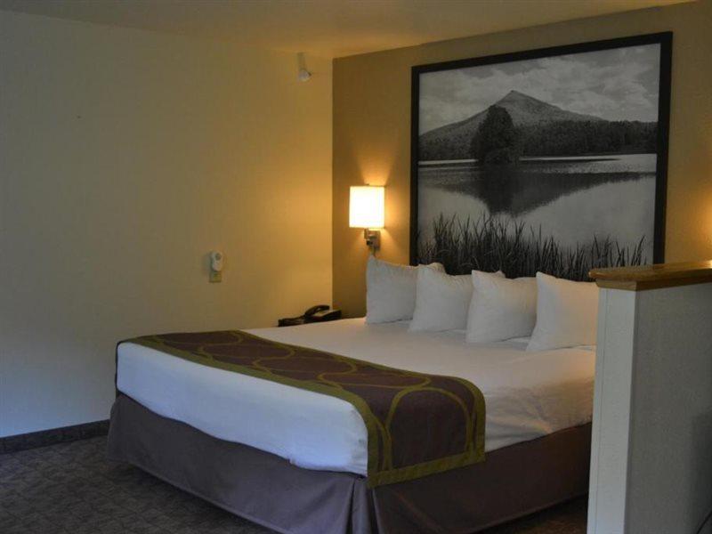 Super 8 By Wyndham Lebanon Otel Dış mekan fotoğraf