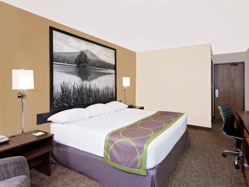 Super 8 By Wyndham Lebanon Otel Dış mekan fotoğraf