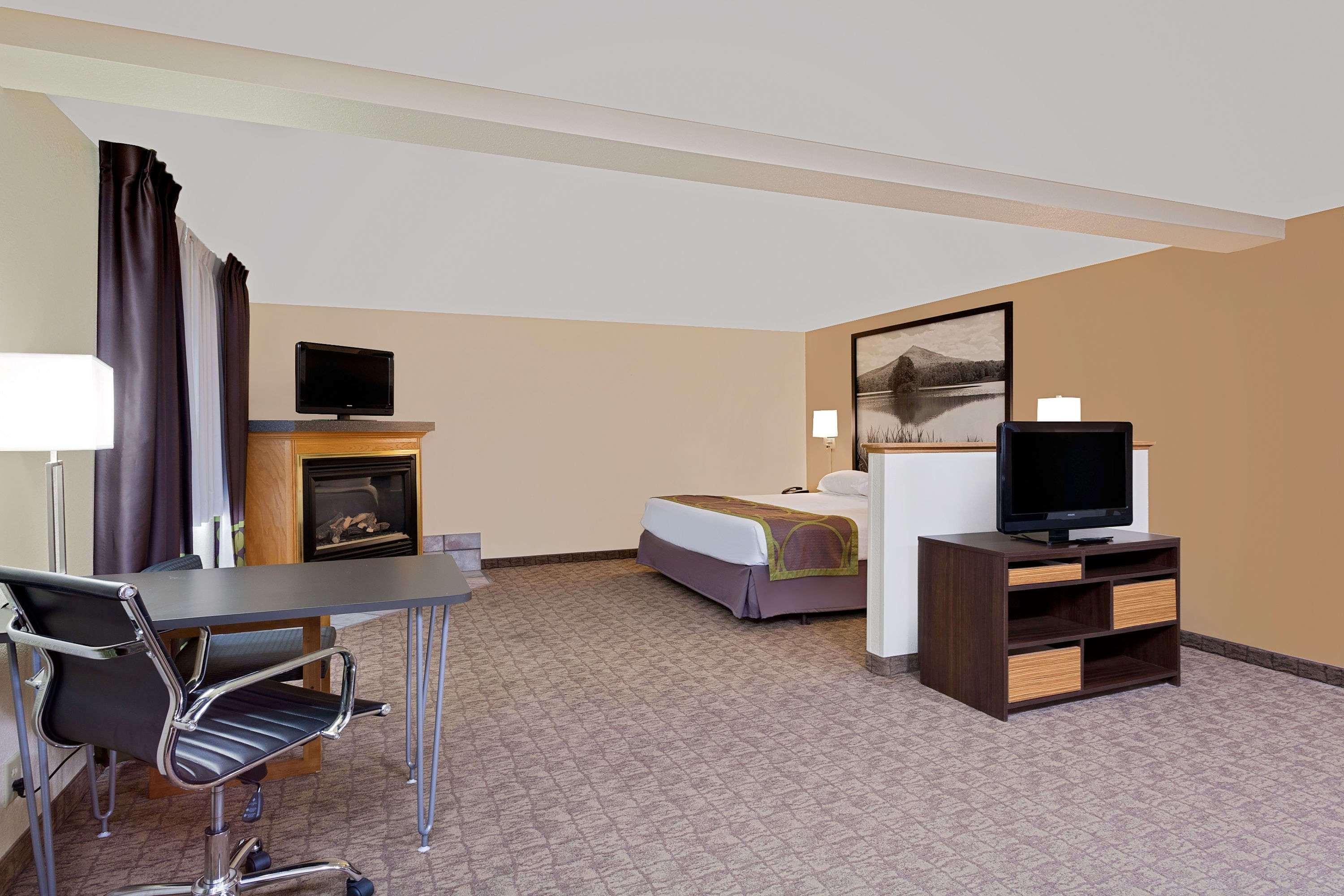 Super 8 By Wyndham Lebanon Otel Dış mekan fotoğraf