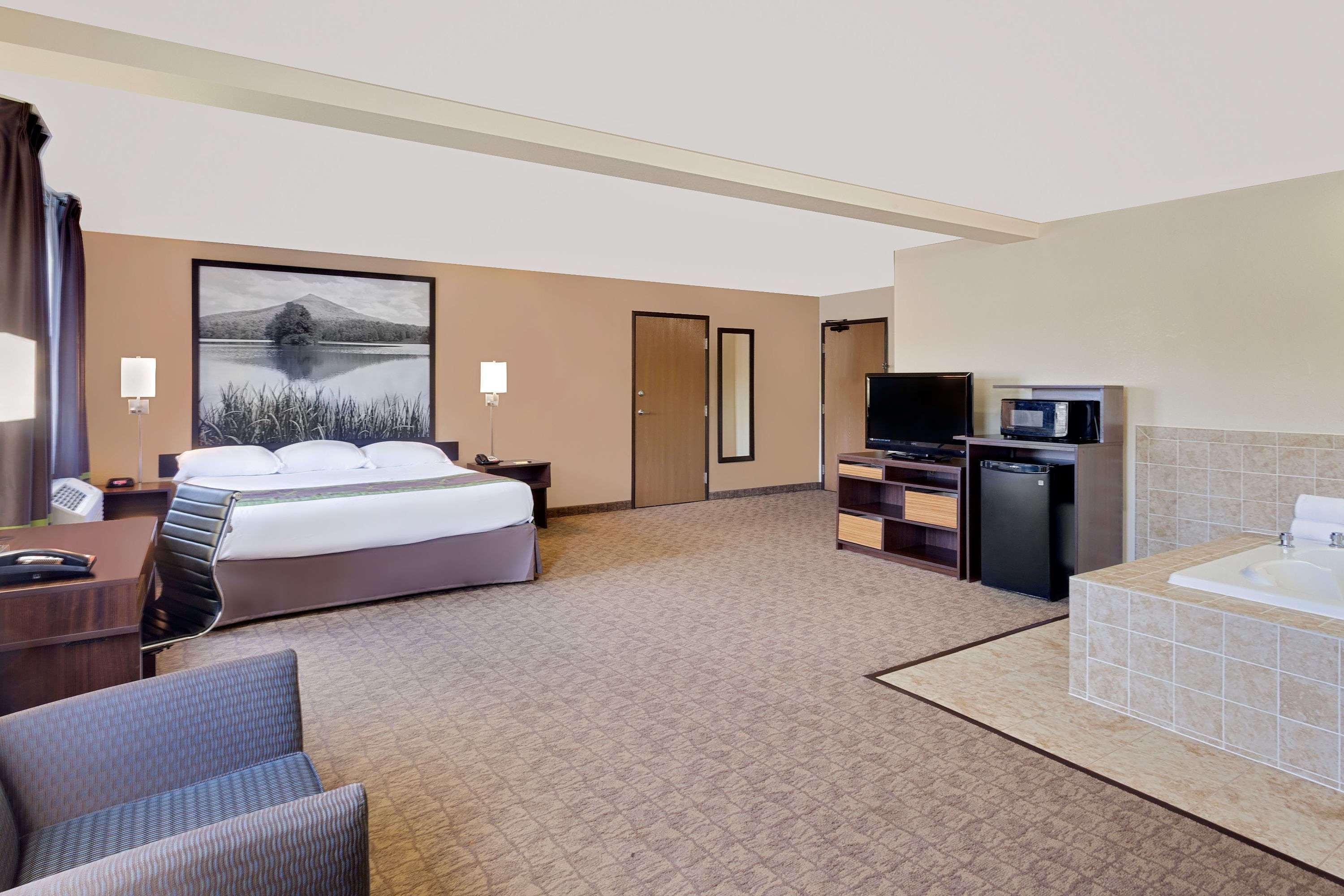 Super 8 By Wyndham Lebanon Otel Dış mekan fotoğraf
