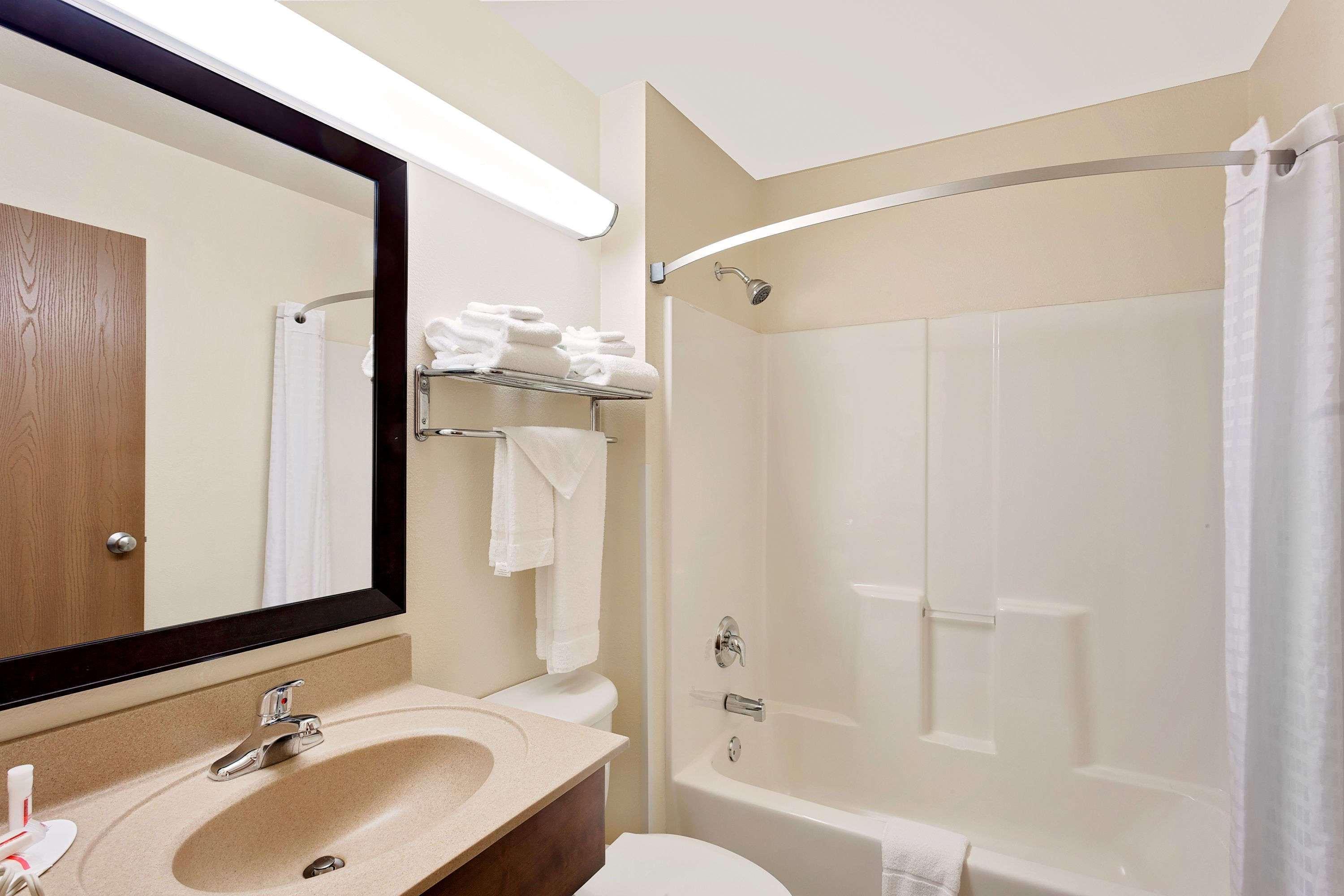 Super 8 By Wyndham Lebanon Otel Dış mekan fotoğraf