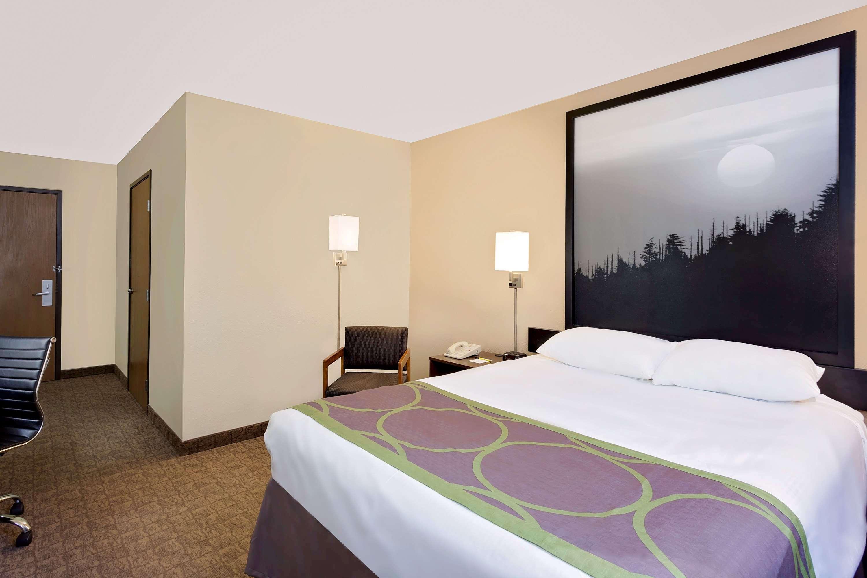 Super 8 By Wyndham Lebanon Otel Dış mekan fotoğraf
